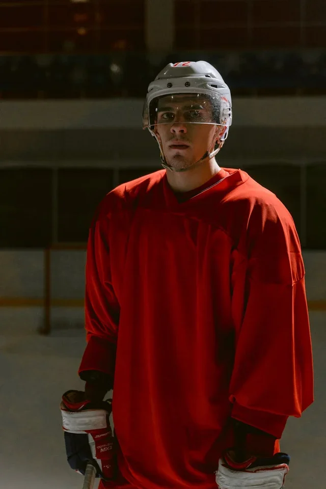 A Fit and Sizing Guide for Montreal Canadiens Ladies' Apparel