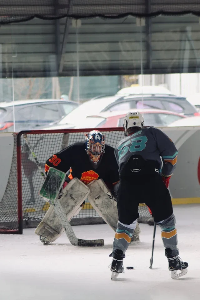 The 'Flying Frenchmen': Identity and Mythos